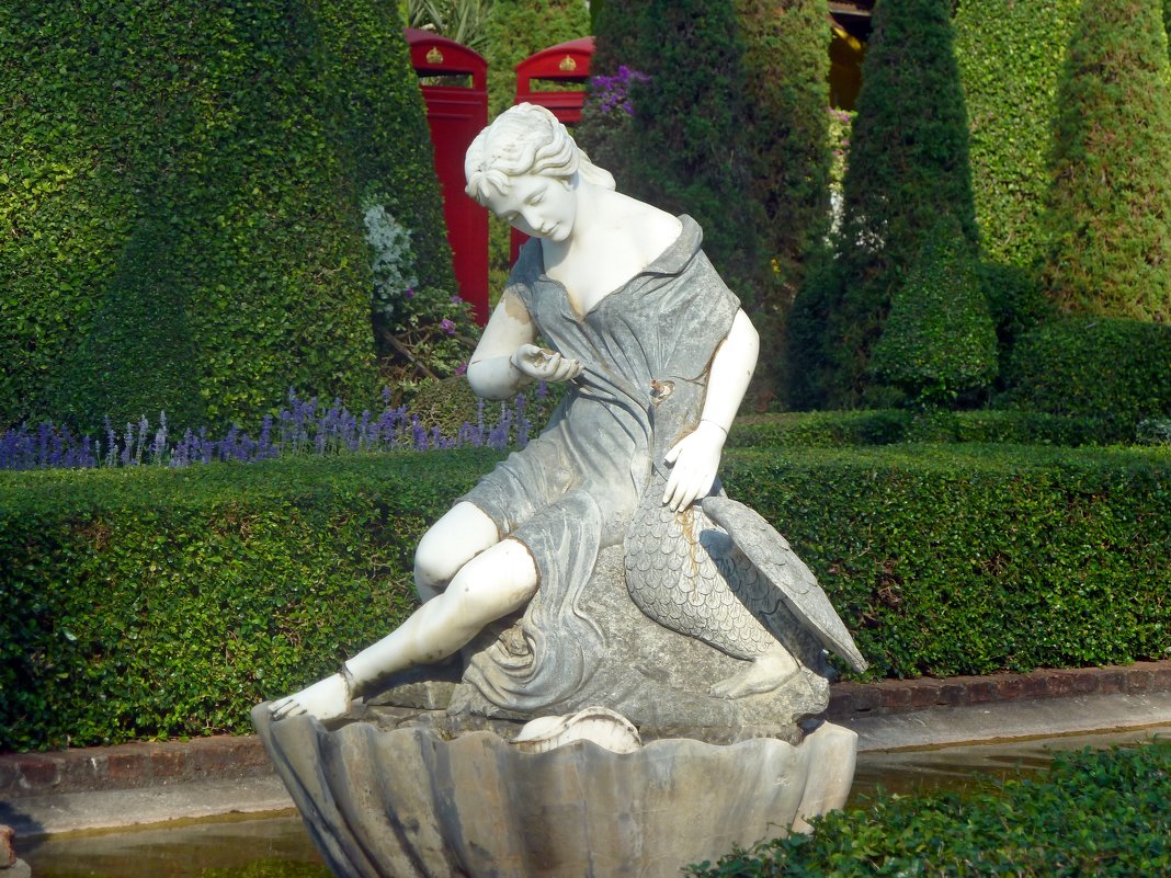 Скульптура Английского сада. - Чария Зоя 