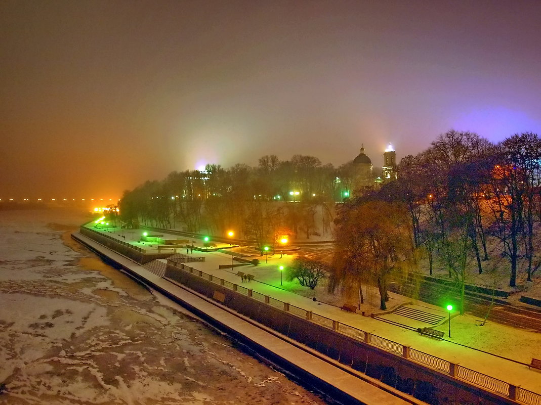 1 января 2015-Гомель с видом на набережную и парк - yuri Zaitsev