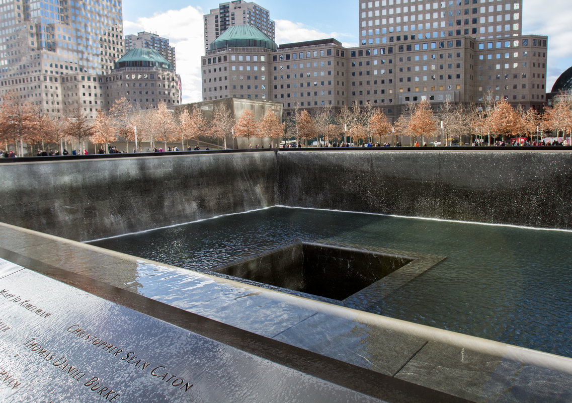 Мемориал в память 11 сентября. Нюйорк - Gotardo Ro