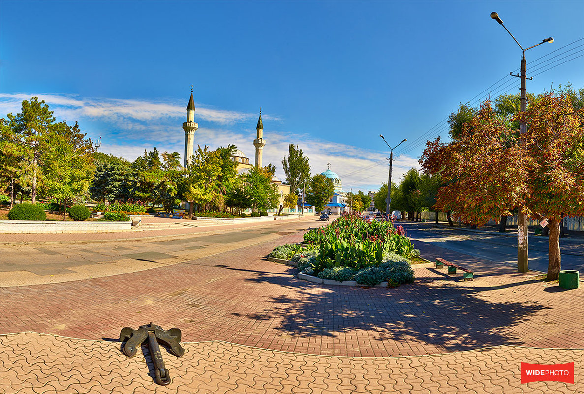 Вид на мечеть и собор - Александр Хайленко