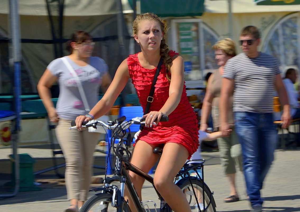 Лето,девушка,велосипед.. - Юрий Анипов 