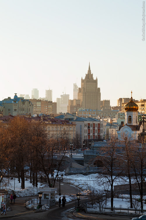 Солнечный зимний день в городе - Sergei Khandrikov