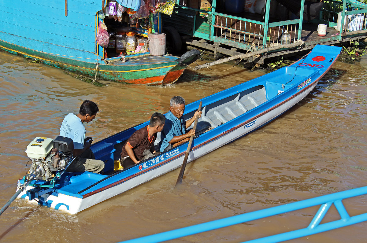 Камбоджа. Озеро Тонлесап. Плавучий вьетнамский город. Хорошая лодка - Владимир Шибинский