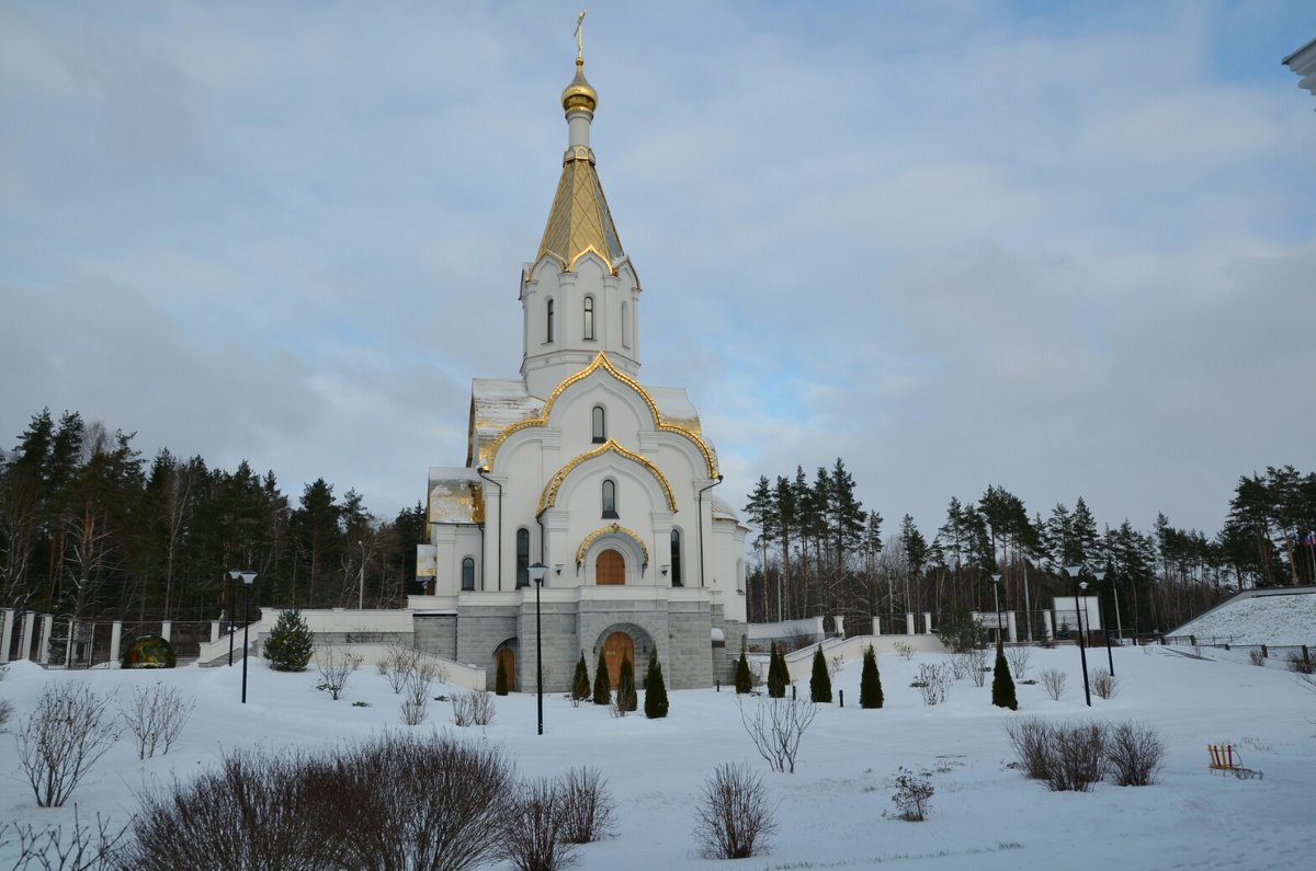 Храм в Катыни перед Рождеством - Милешкин Владимир Алексеевич 