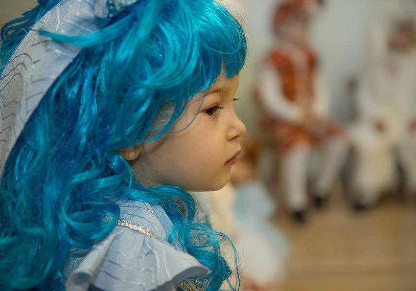 Девочка с голубыми волосами - Юрий Никульников