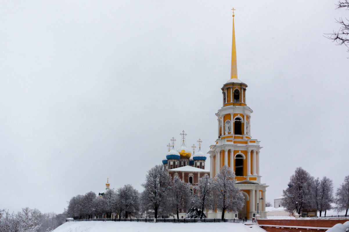 Успенский собор и колокольня - Алексей Агалаков