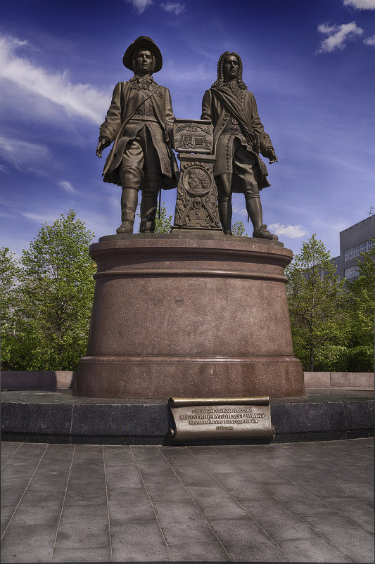 Памятник Татищеву и де Геннину - Евгений Косых