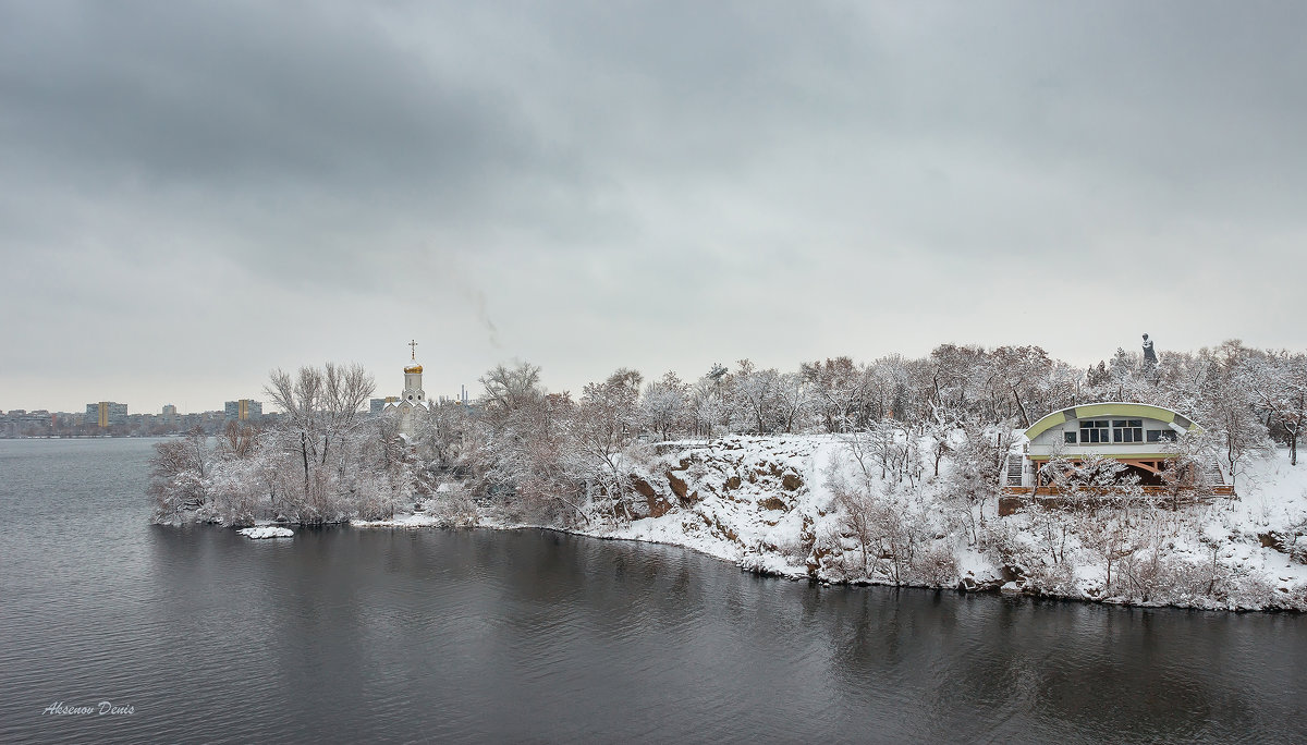Зимним пасмурным утром - Denis Aksenov
