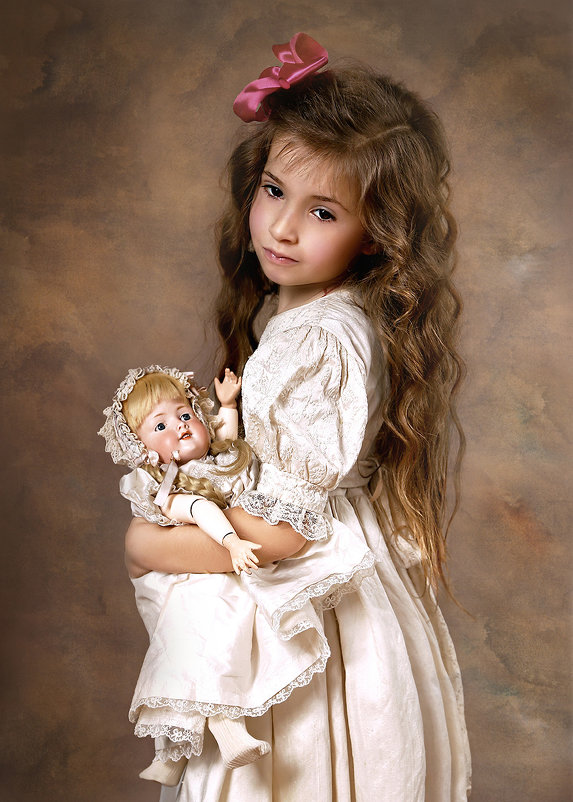 Девочка с куклой советских времен | Куклы, Открытки, Работы