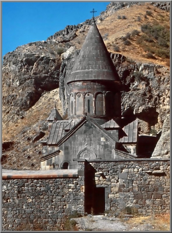 Вход в пещерный монастырь Гехард.Армения,середина 80-х. - Александр Калинин