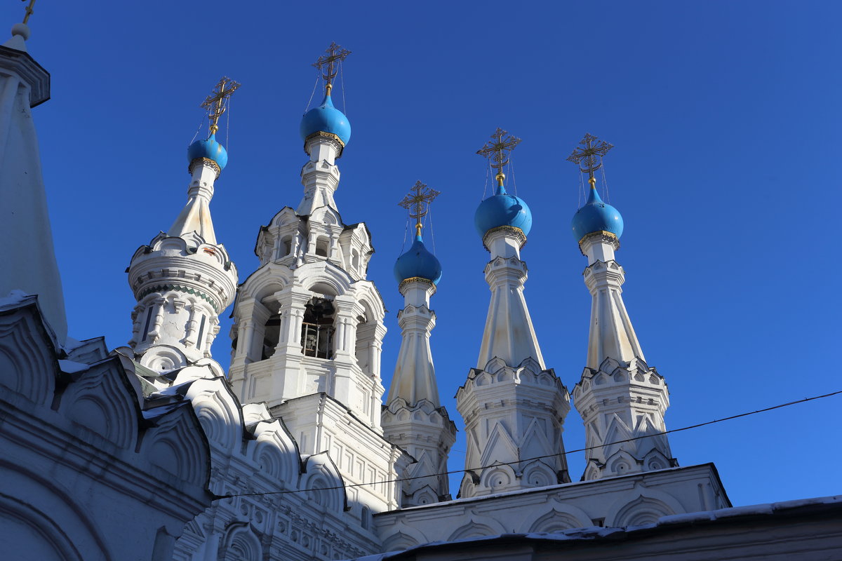 Церковь Рождества в Путинках в Москве