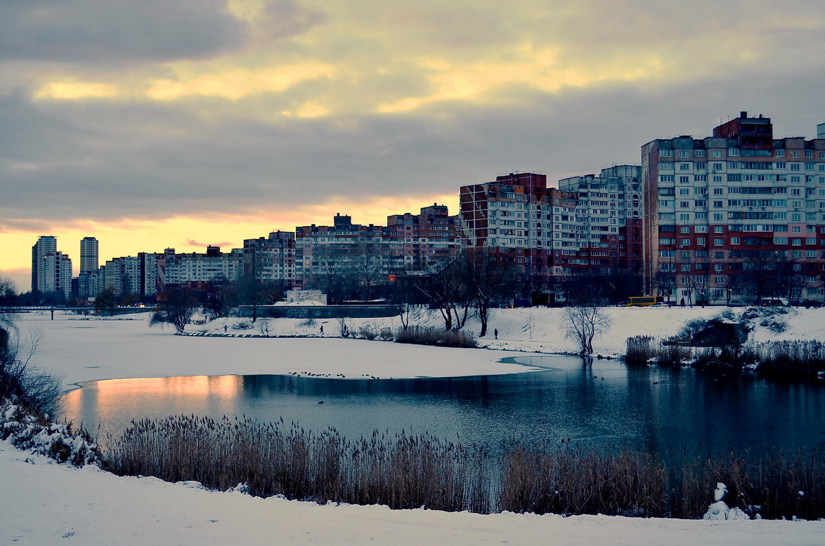 Зимний вечер в спальном районе - Валентина Данилова