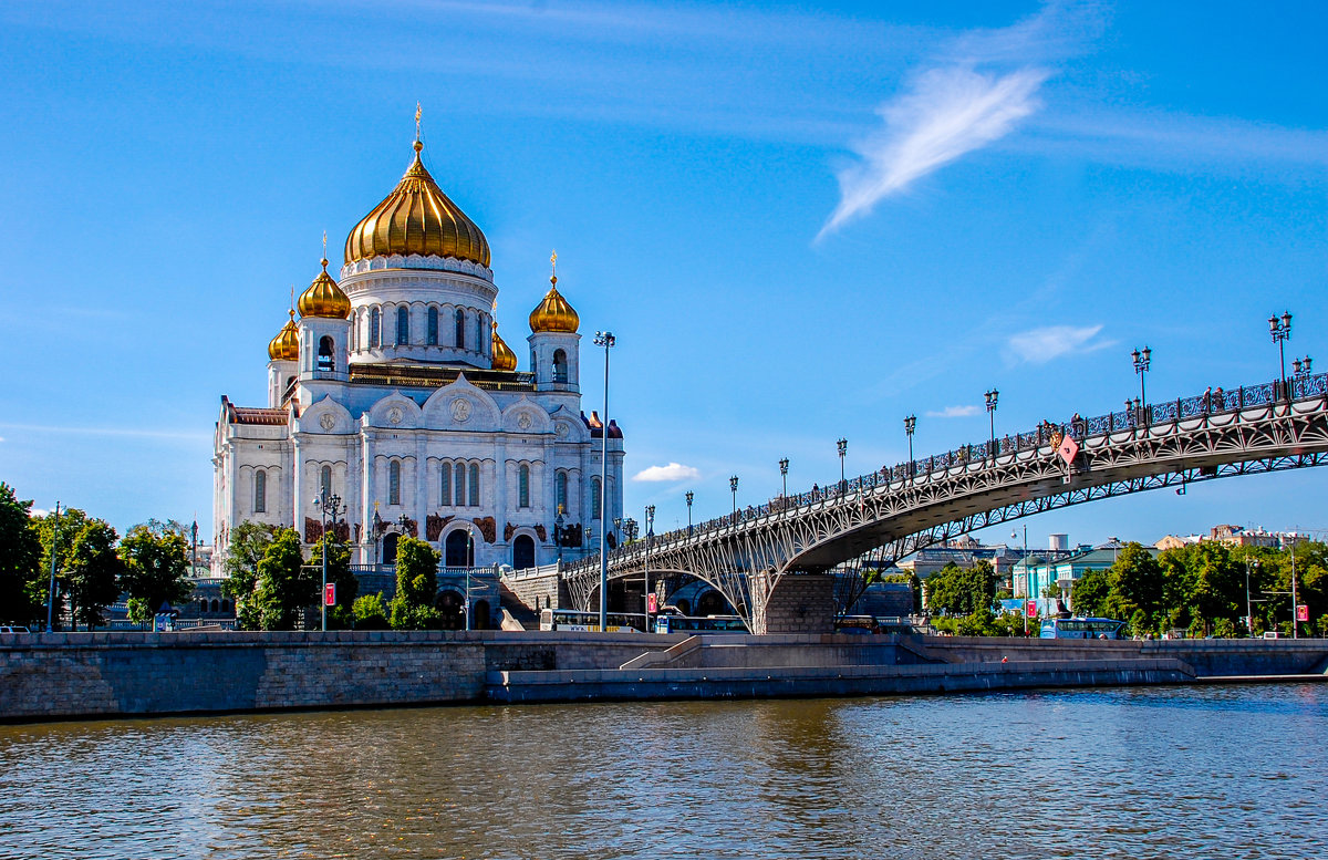 Храм Христа Спасителя и пешеходный Патриарший мост - Алексей Агалаков