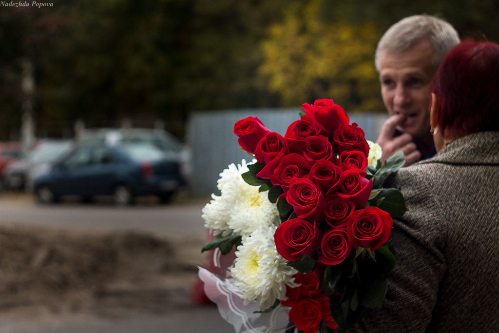 Дарите женщинам цветы - Надежда Попова