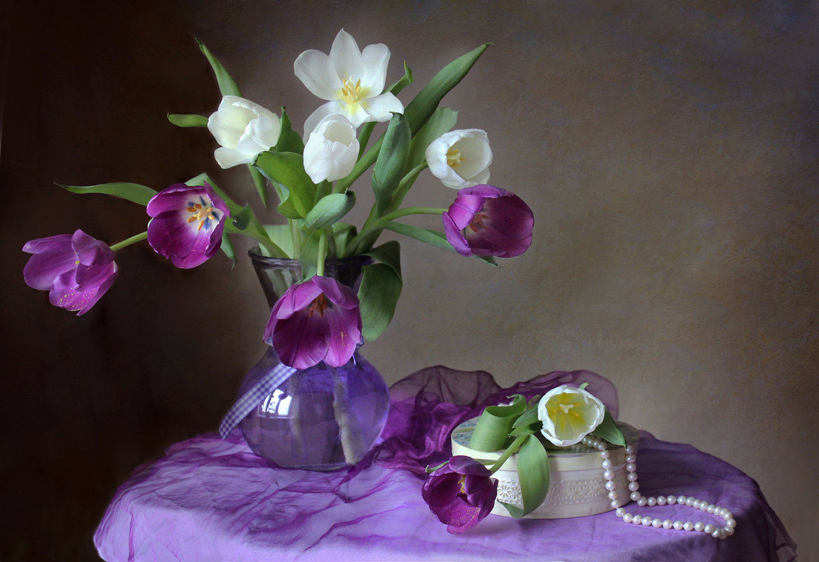 Мартовский этюд с тюльпанами - lady-viola2014 -