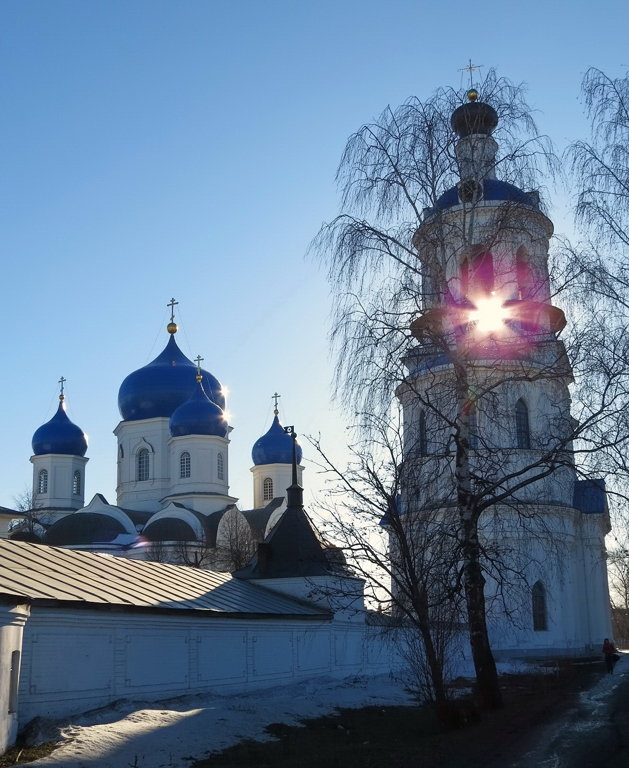 сквозь колокольню солнце - Сергей Цветков