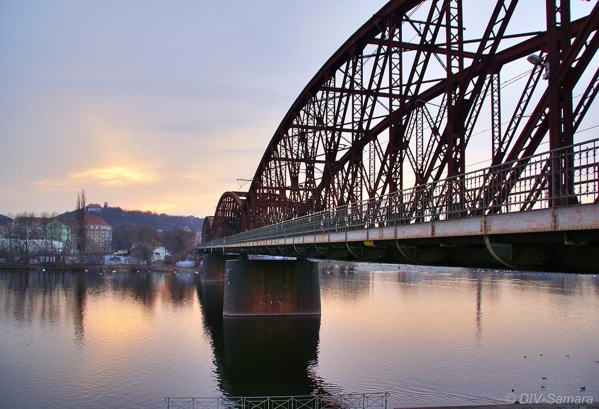 Железнодорожный мост через Влтаву в Праге в районе Вышеграда (Чехия) - Денис Кораблёв