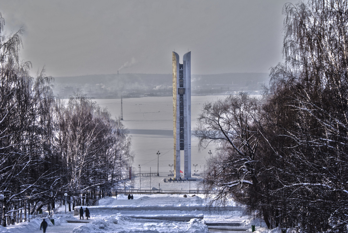 Монумент дружбы народов - Евгений Торохов