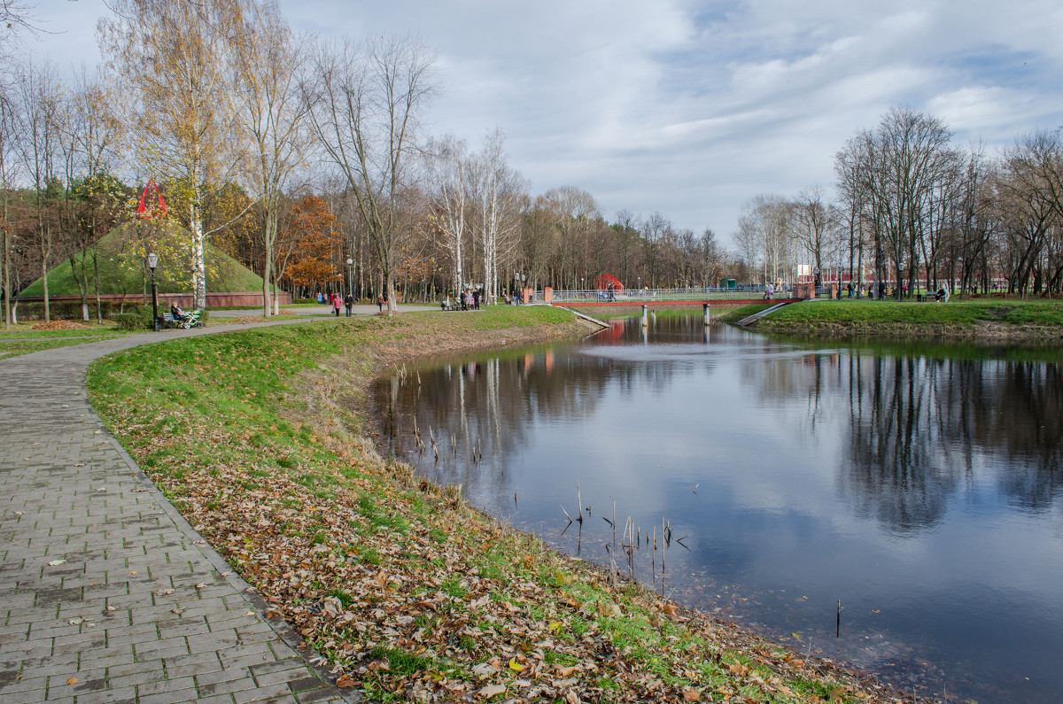 озеро в парке - Константин Рудинский