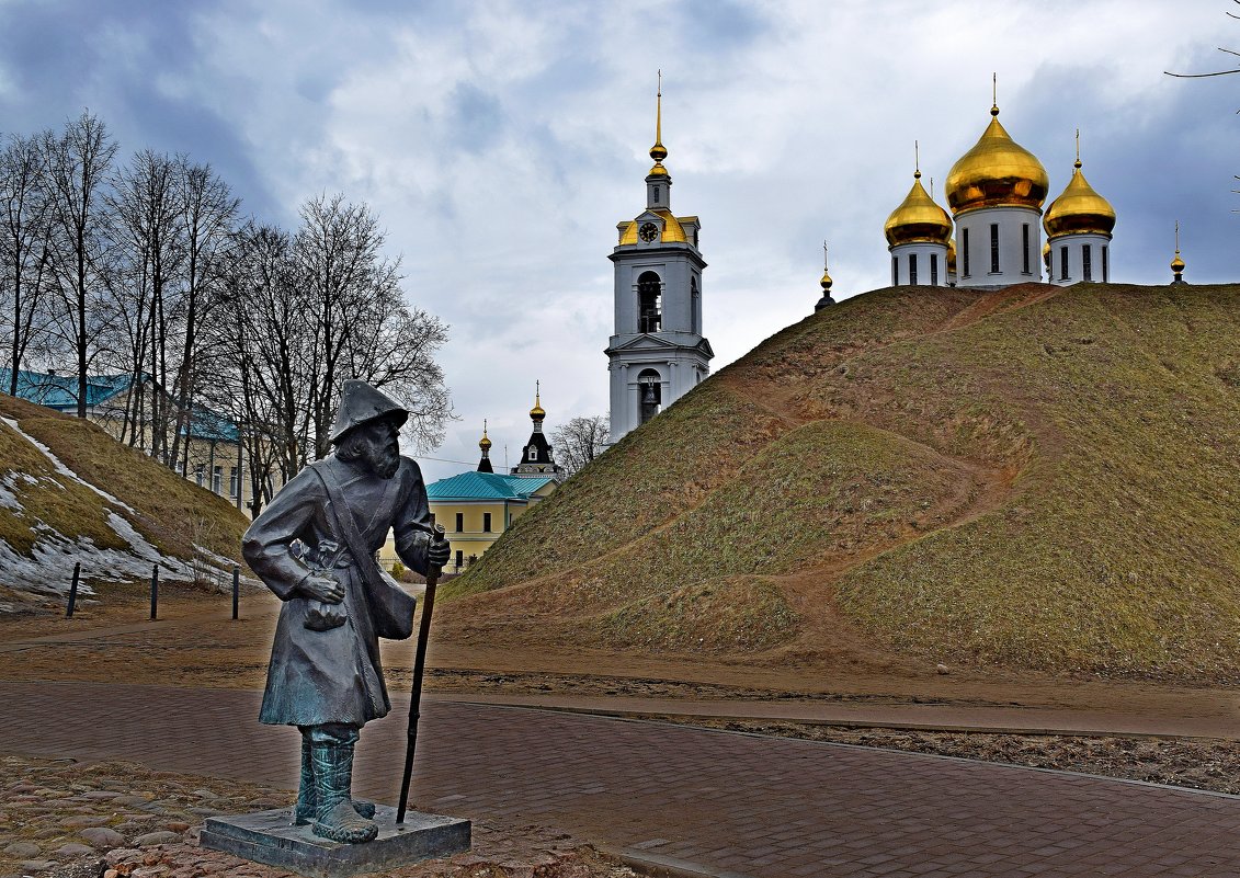 Ходок-богомолец, Уличная скульптура на Кропоткинской. - vkosin2012 Косинова Валентина