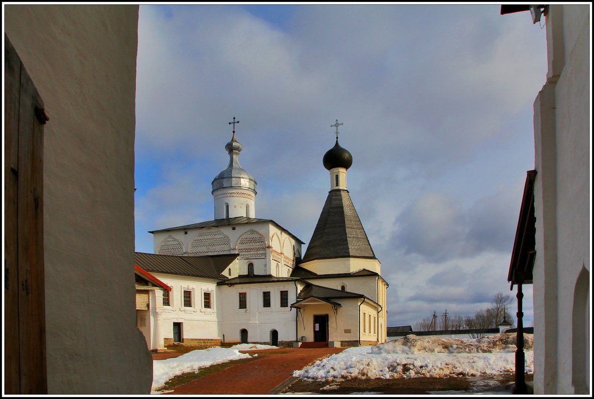 Ферапонтов-Белозерский Богородице-Рождественский женский монастырь. - Дмитрий Анцыферов