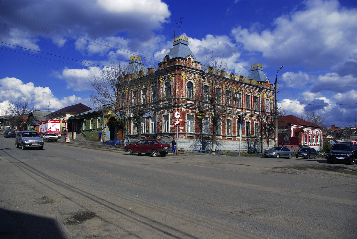 Дом на углу Куйбышевской и Красной, построен в 1907 году - памятник архитектуры 19 века местного зна - Юрий Рачек