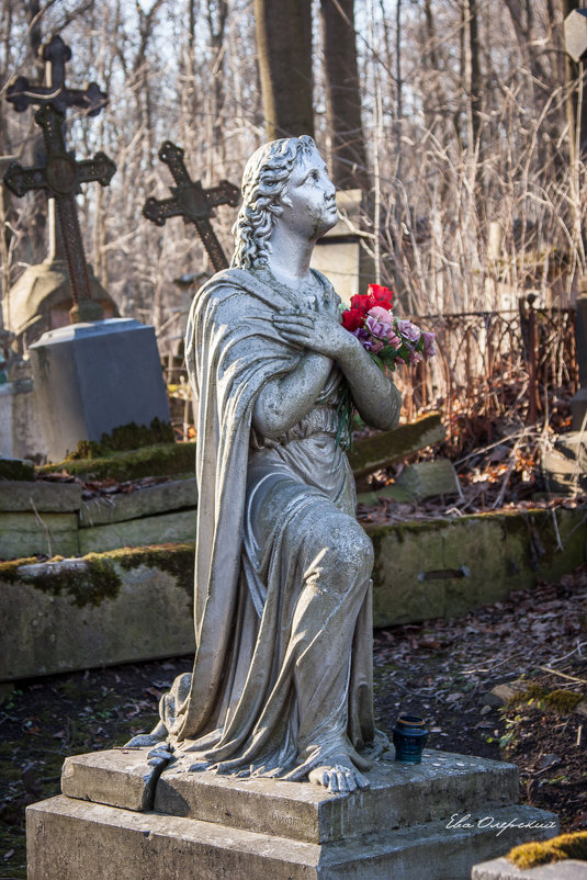 На Смоленском кладбище - Ева Олерских