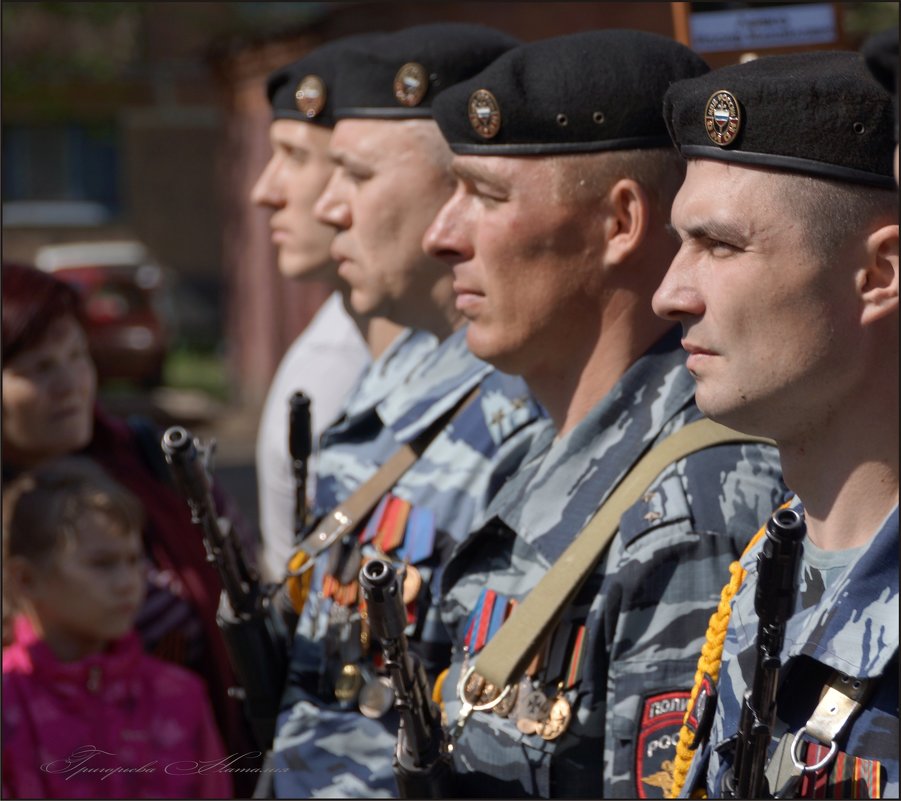 На параде - Наталия Григорьева