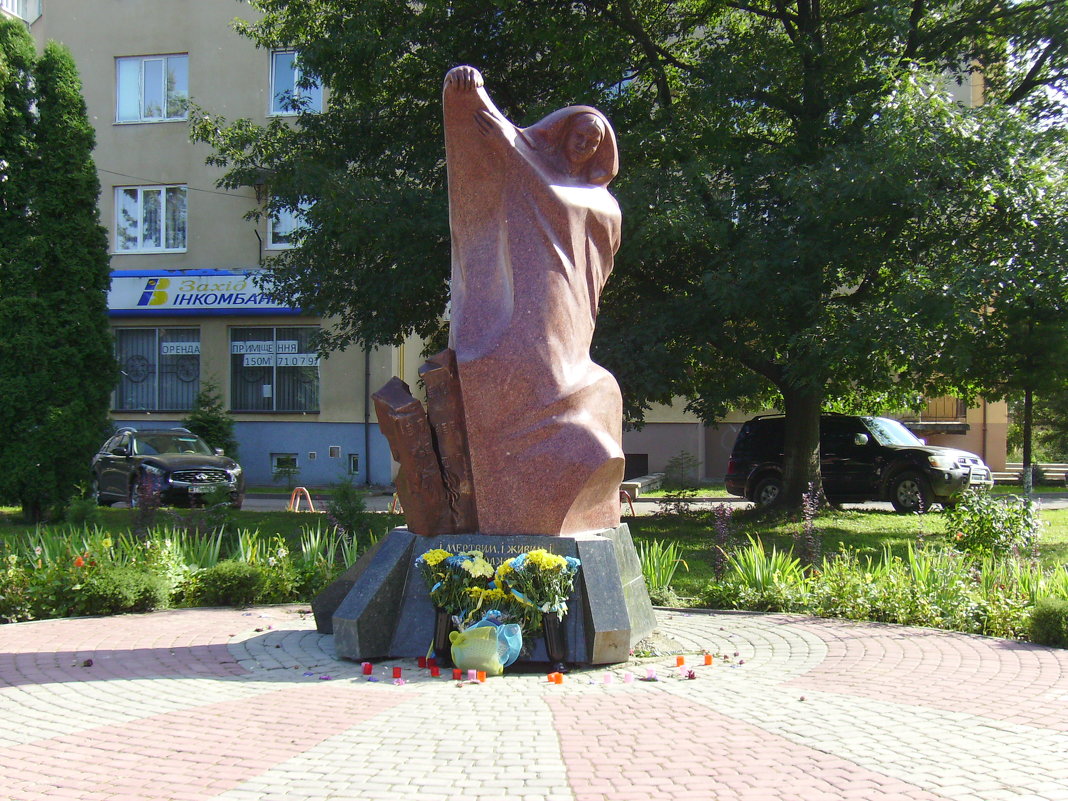 Памятник  героям - чернобыльцам  в  Ивано - Франковске - Андрей  Васильевич Коляскин