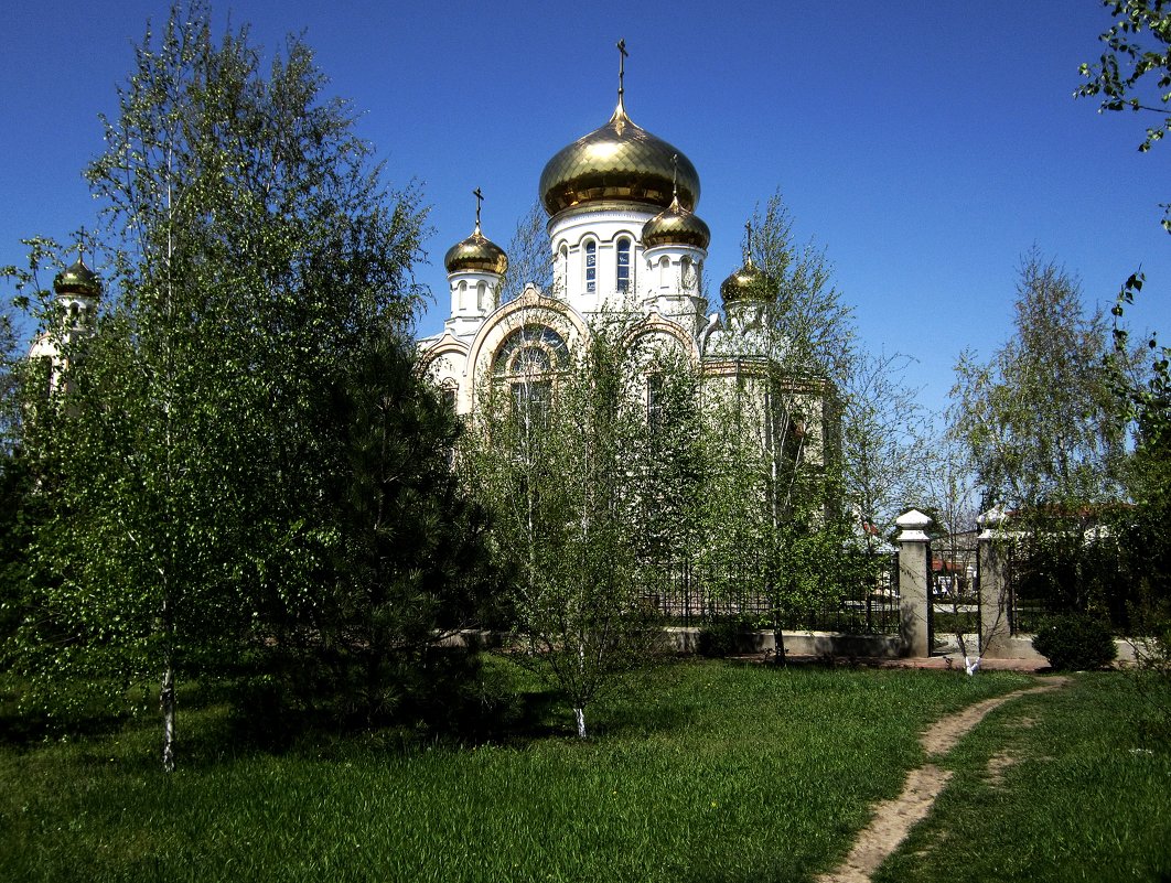 Храм великомученика Виктора - Людмила 