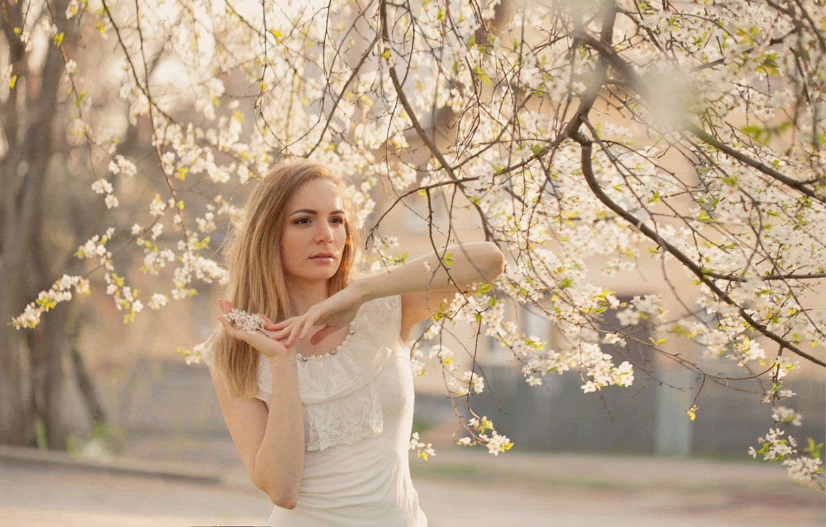 фотосессия в цветущих садах - Оля Грушевская