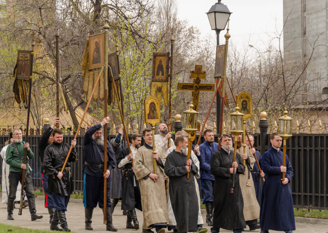 Неделя Святых Жен-Мироносиц . Крестный ход. Рогожская слобода. Москва. - Лариса *