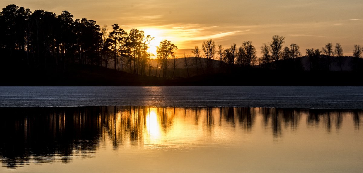 spring sunset on the lake - Dmitry Ozersky