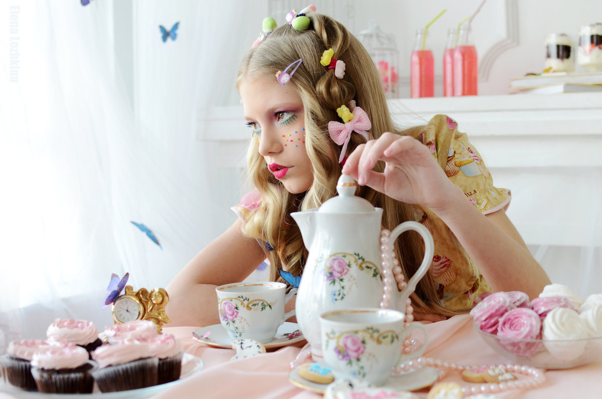 Alice in Wonderland: Tea Party in Cheshire - Елена Ложкина