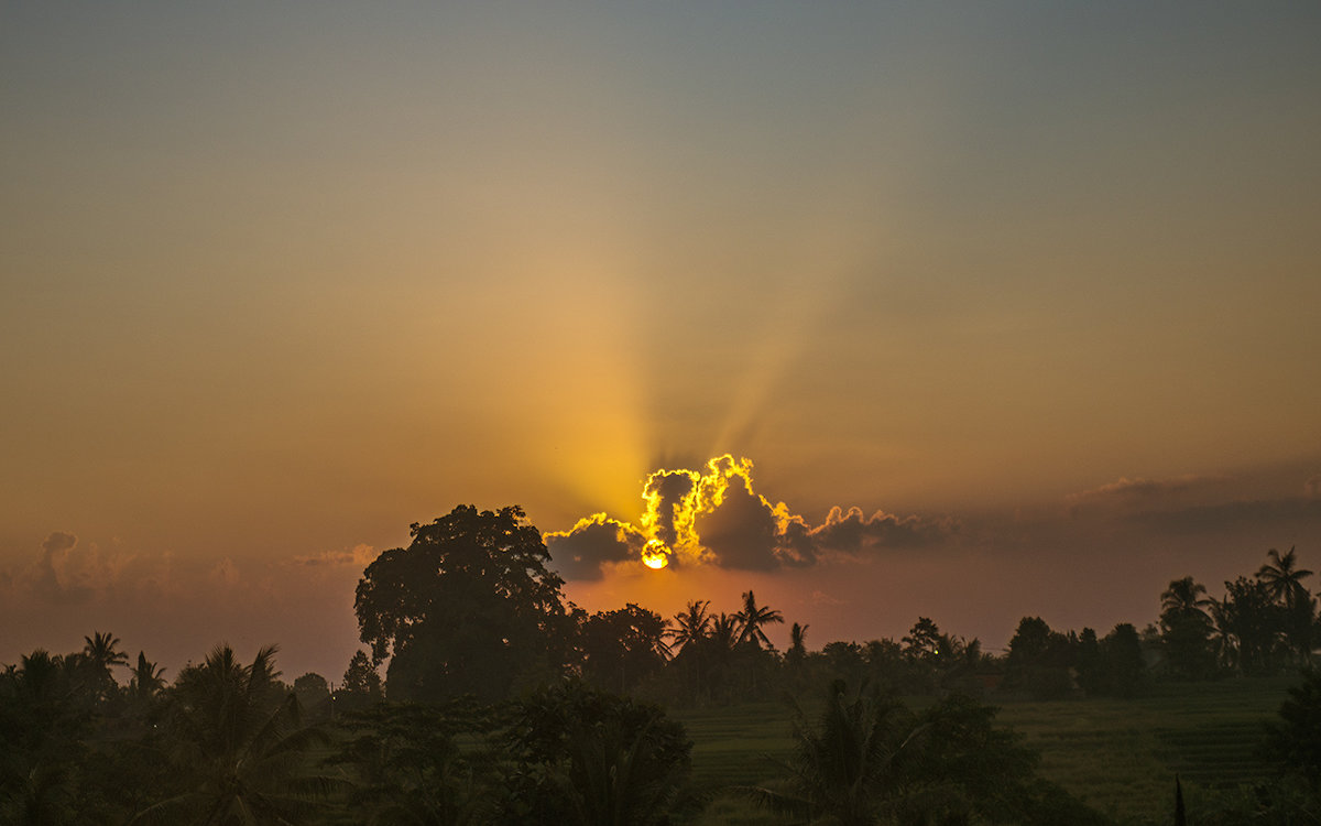 балийцы говорят-закаты рисует Бог... - Alexander Romanov (Roalan Photos)