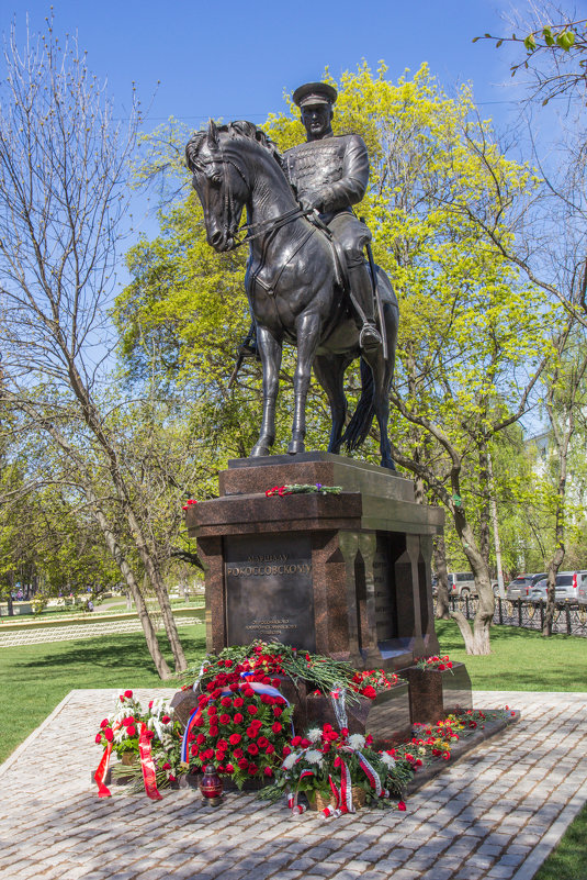 Памятник Рокоссовскому - Дмитрий Сушкин