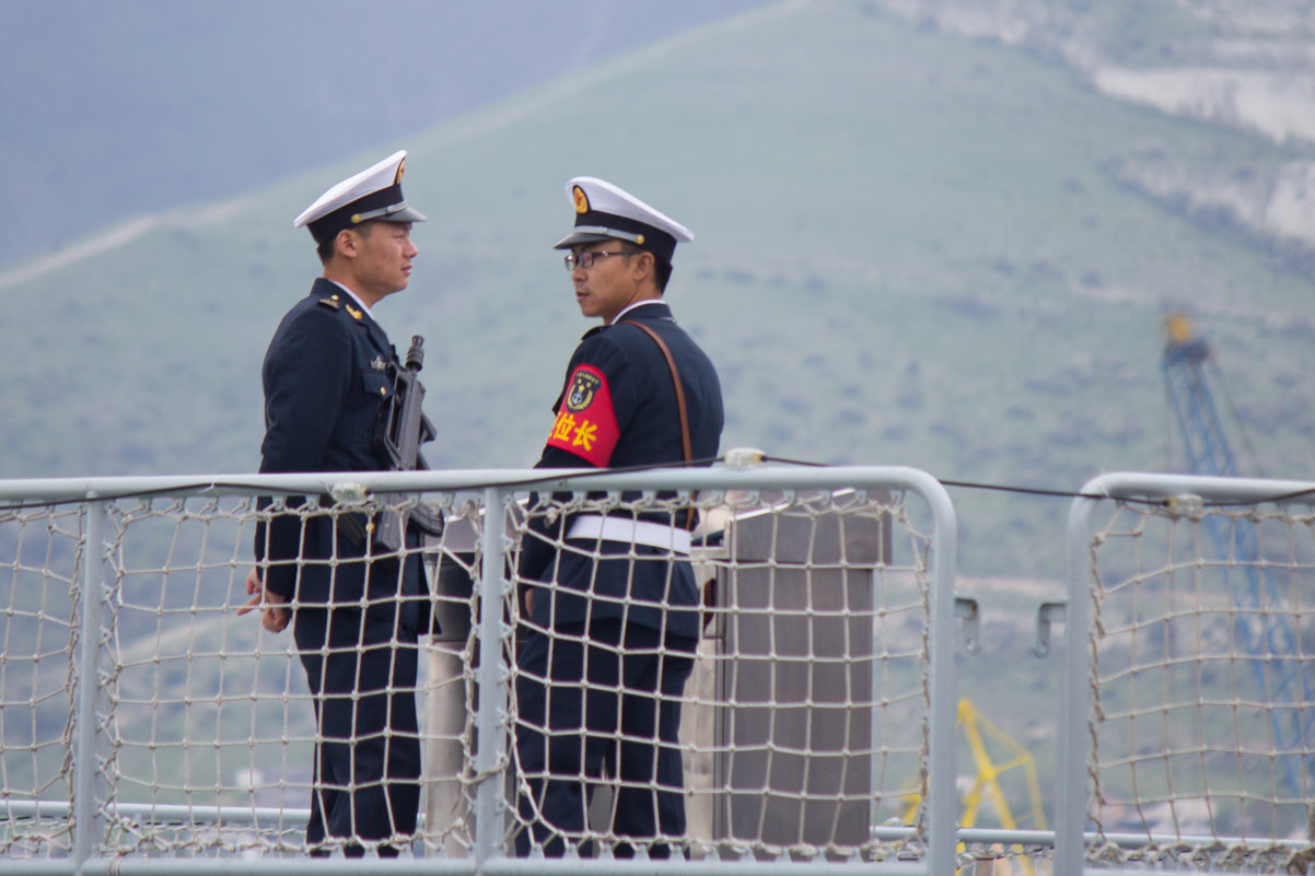 Китайские моряки на вахте - Владимир 