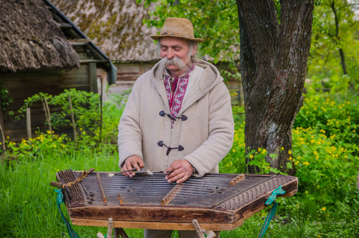 *** - Сергей Офицер