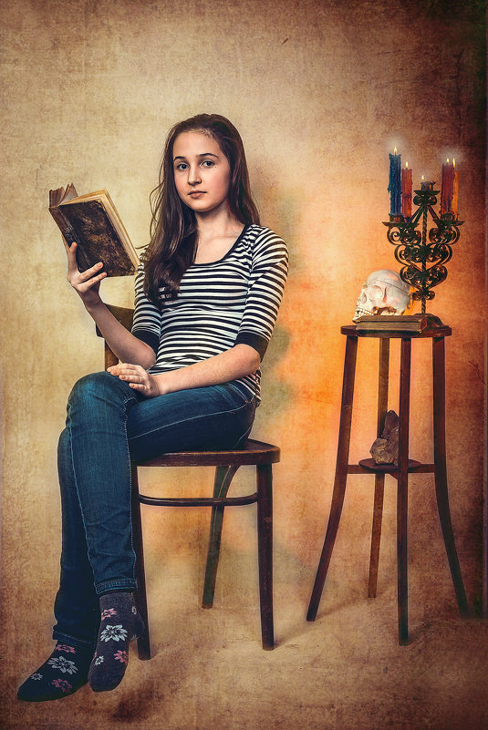Девочка с книгой. - Виктор Седов