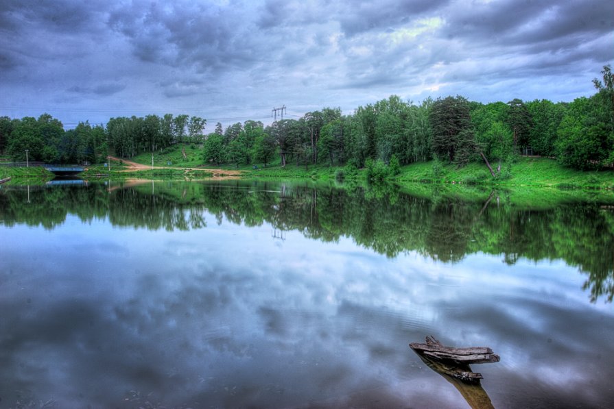 Зеркало озера после дождя - Юлия Холодкова