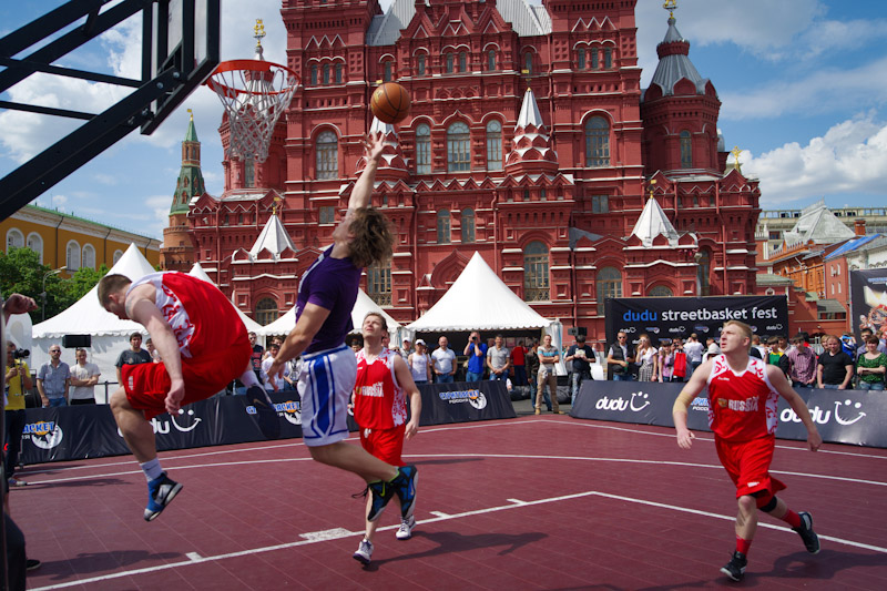 2012-05-27 Dudu Streetbasket fest на Красной площади - Михаил Ворожцов