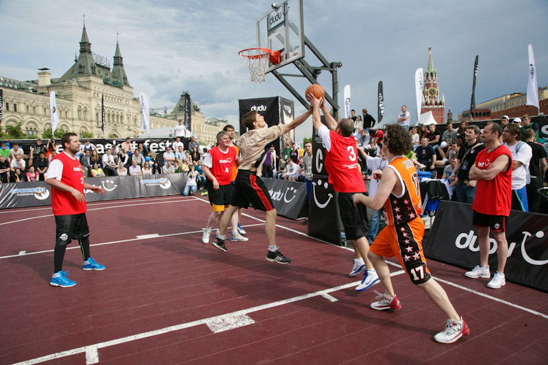 2012-05-27 Dudu Streetbasket fest на Красной площади - Михаил Ворожцов