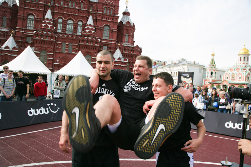 2012-05-27 Dudu Streetbasket fest на Красной площади - Михаил Ворожцов