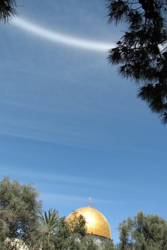Артефакт в небе над Храмовой горой в Иерусалиме. - Михаил Малец