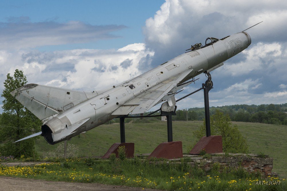 МИГ-21 ( пямятник  рядом с  Братской могилы в Карманово , Смоленкая область ) - Svetlana AS