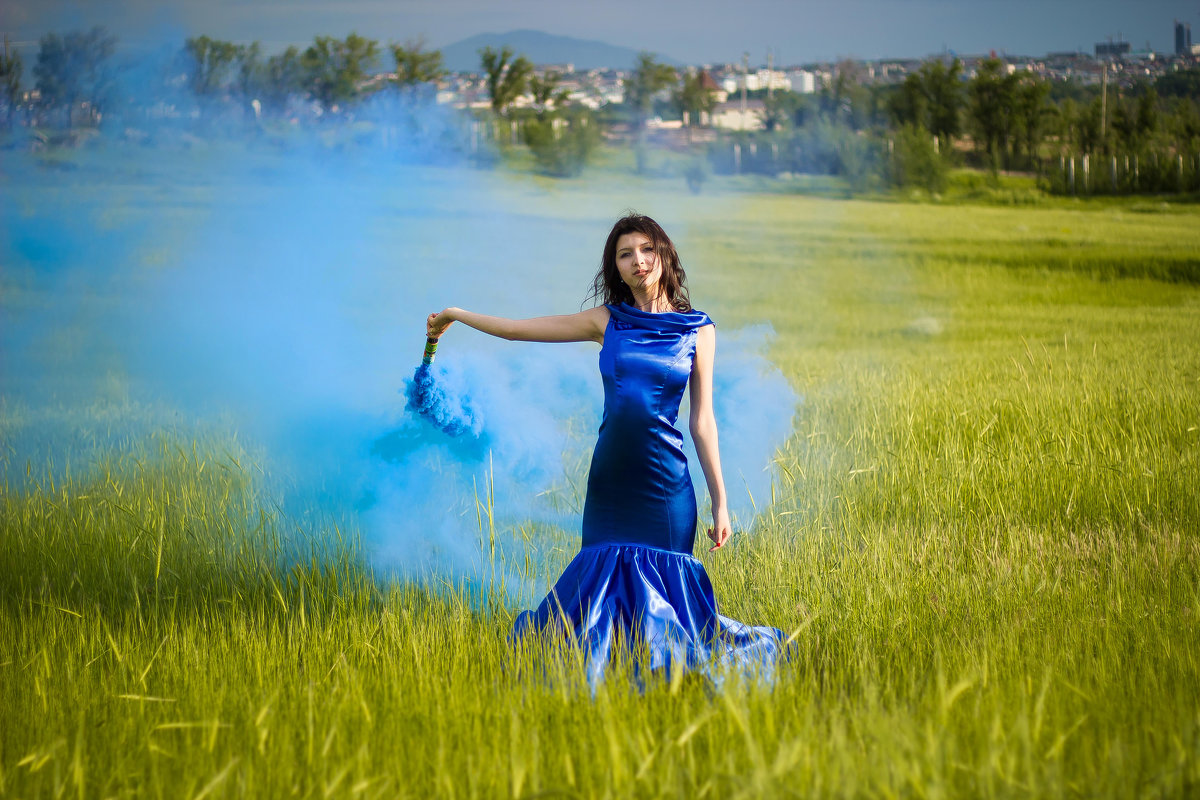 blue smoke - Alexandra Shkil'naya