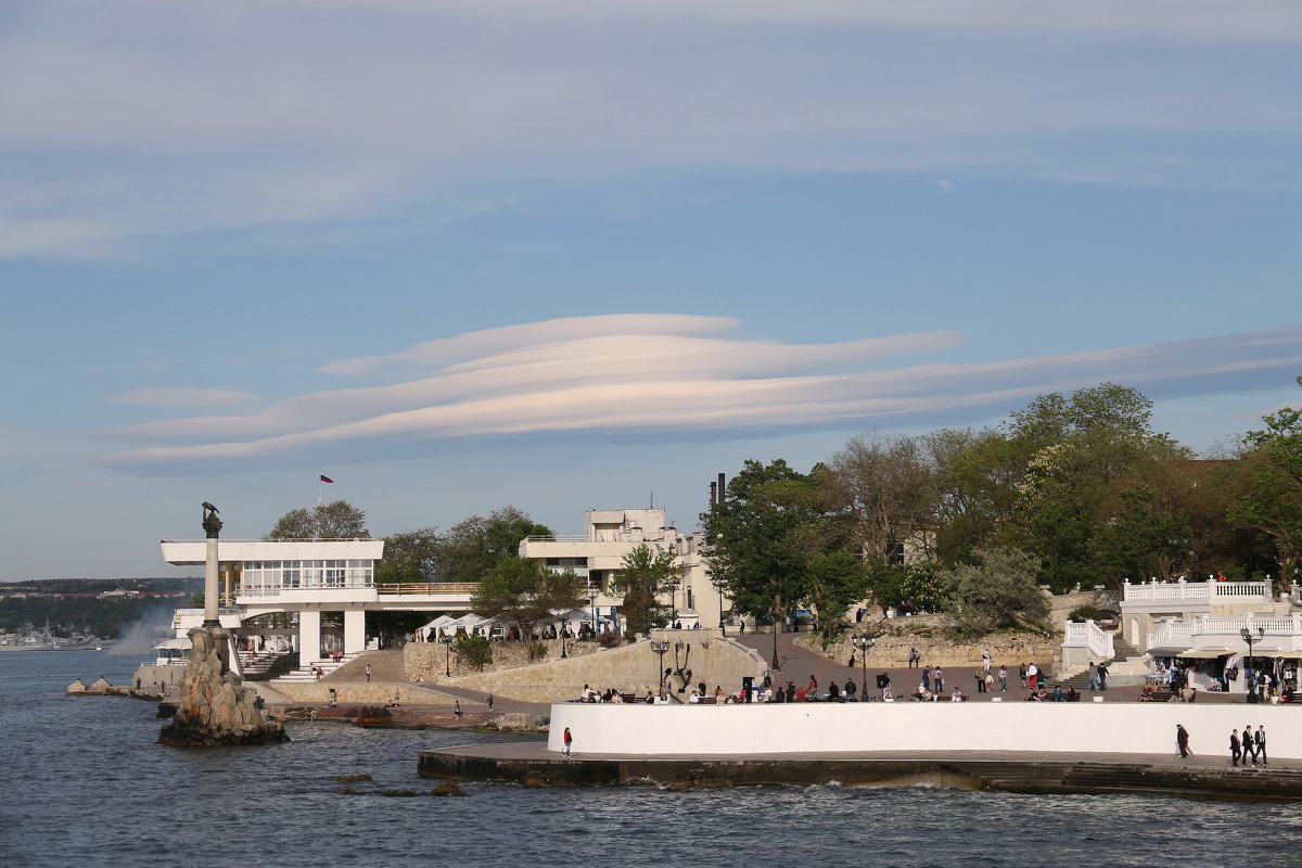 Лентикулярное облако над Севастополем - Nyusha .