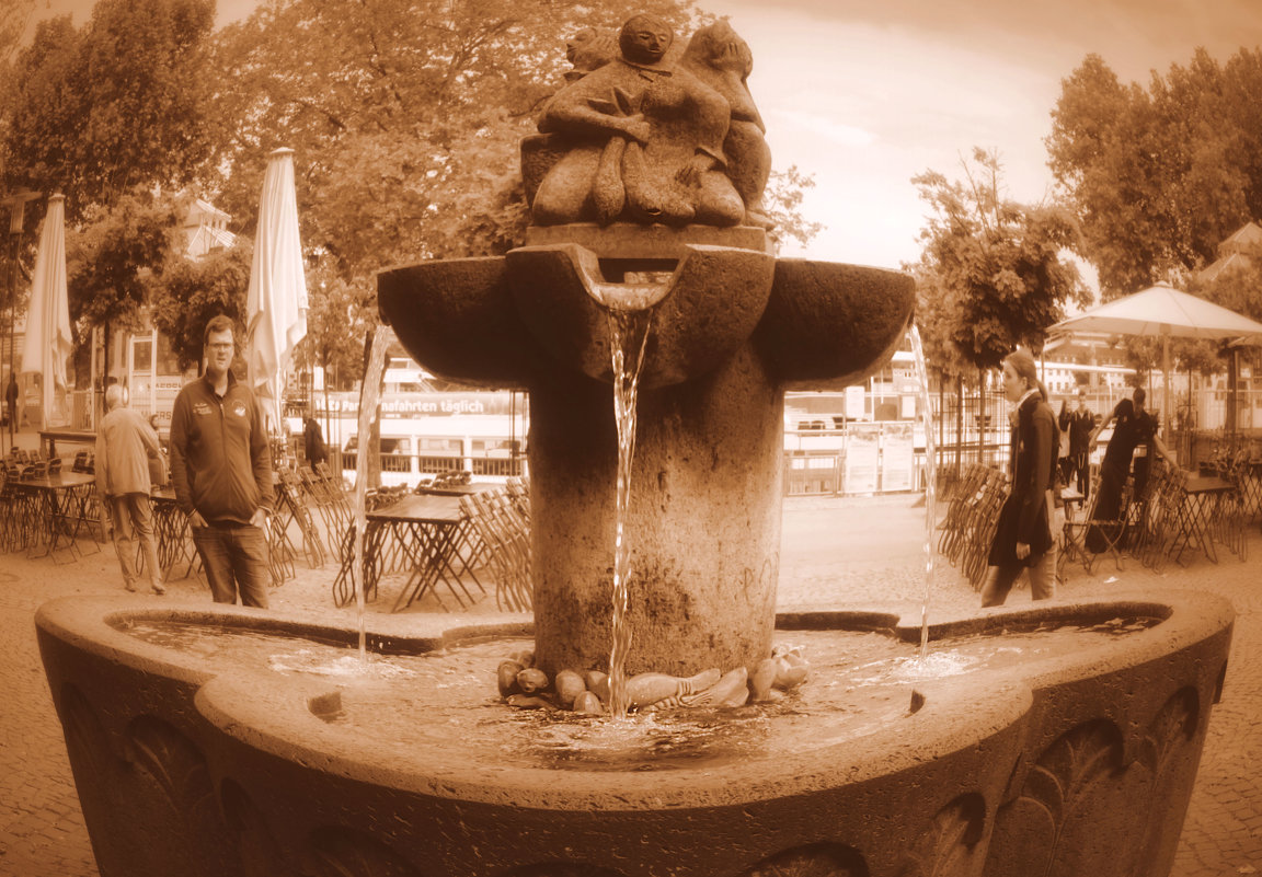 brunnen fischmarkt köln - Alexander Andronik