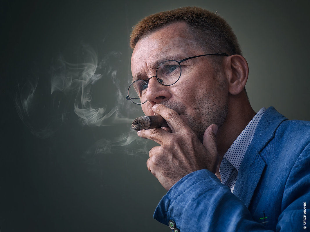 Андрей Лоскутов Президент Российского сигарного союза. Репортажный портрет - Serge Aramis