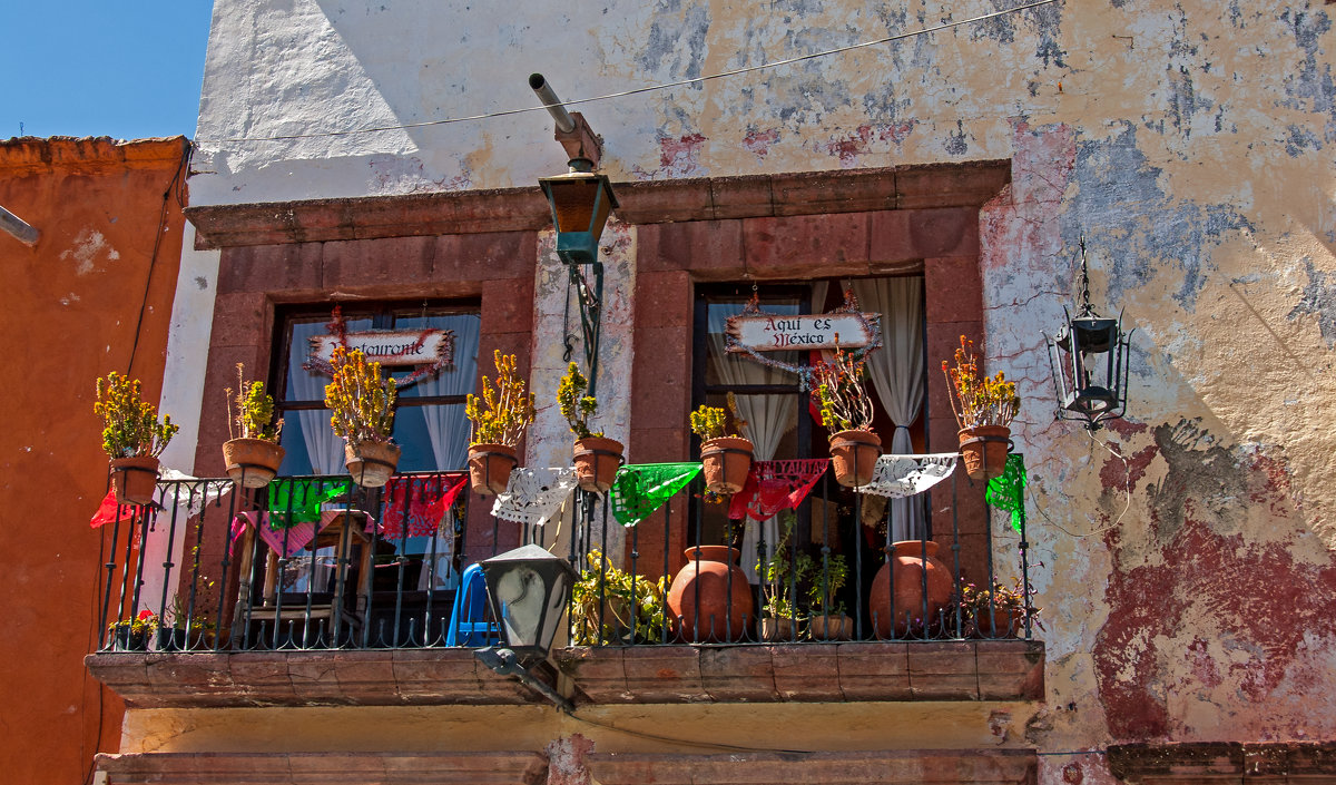 Мексиканские балконные "цветы" - Виктор Льготин